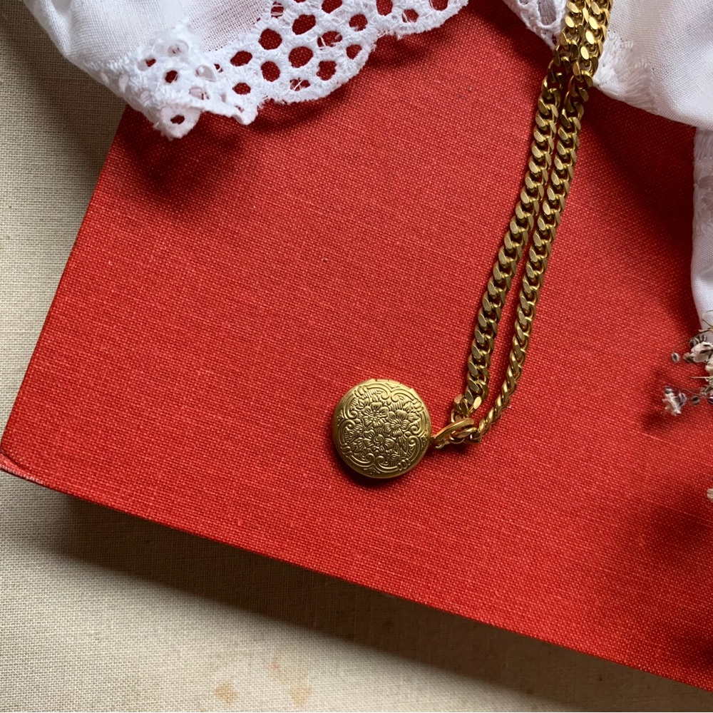 Edith II locket - Picture 2 of 2